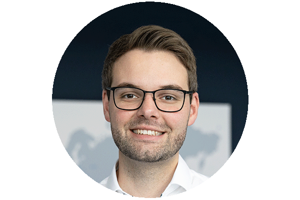 Headshot of Jannis Huber, Product Manager Software and Tools  at Festo, smiling into the camera.