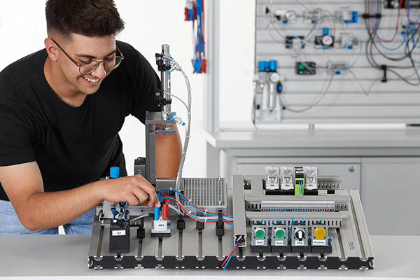 Steuerung der Elektropneumatik